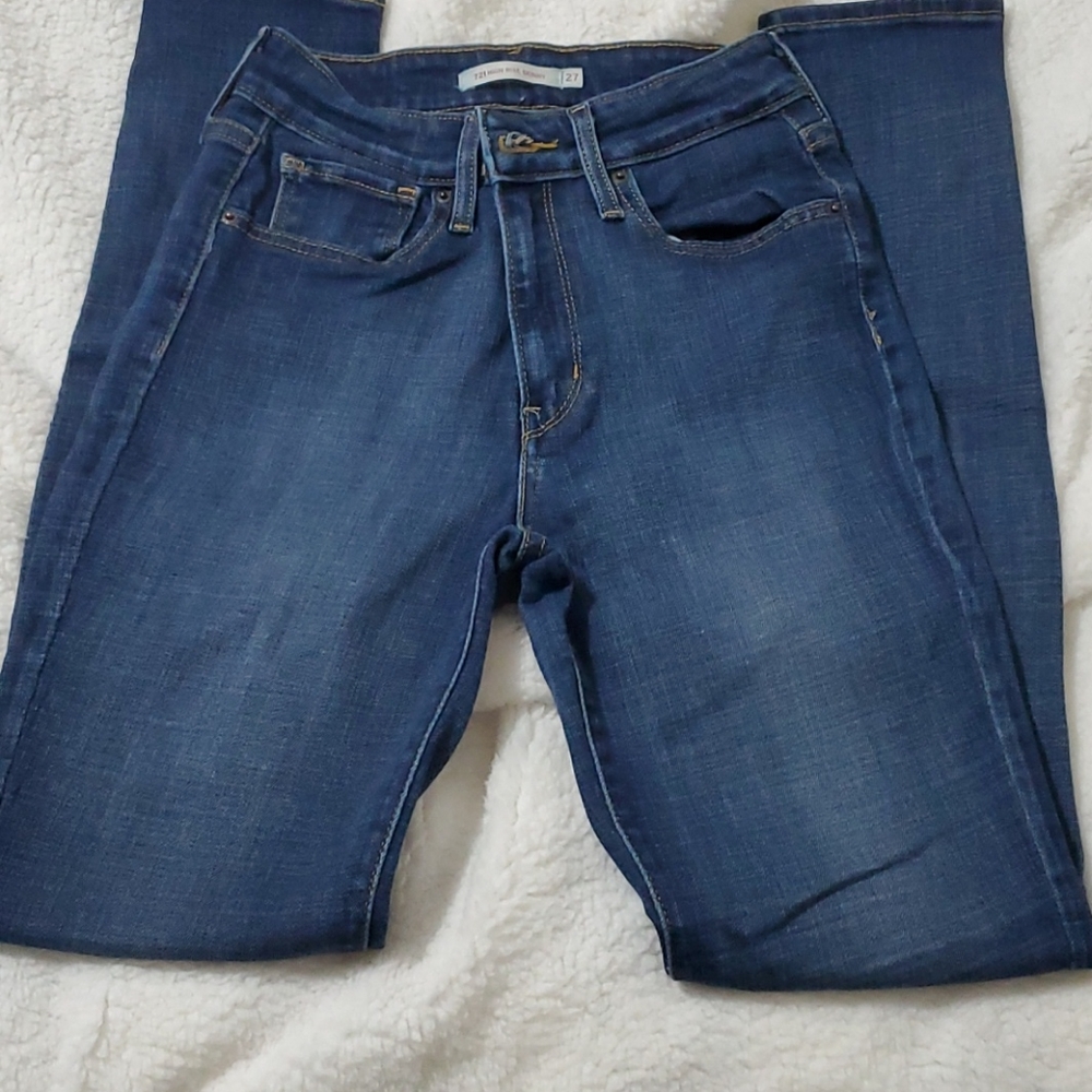 Levis